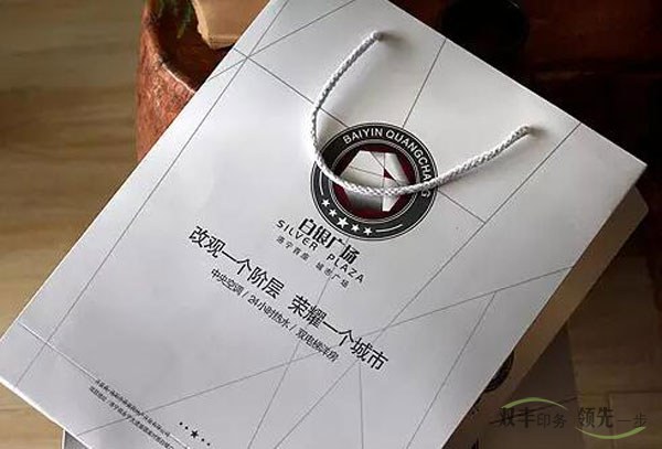常用手提袋印刷材質(zhì)的優(yōu)缺點(diǎn)？